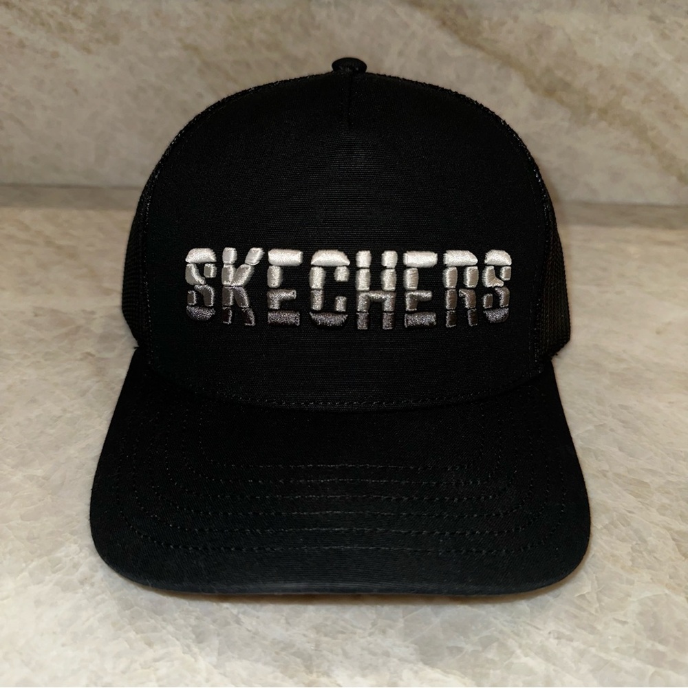 Skechers Black and White Embroidered Logo Cap SnapBack Hat OSFM BRAND NEW